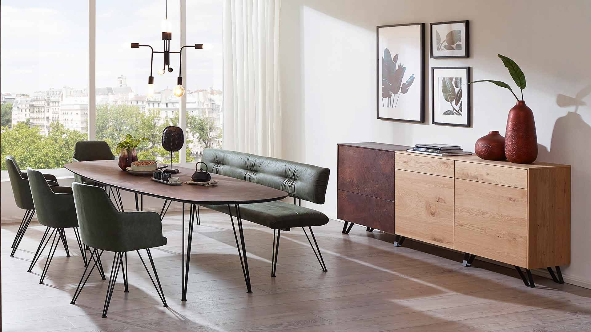 Tische und Stühle von Forcher und Schösswender in der Küchenwelt Preissegger
